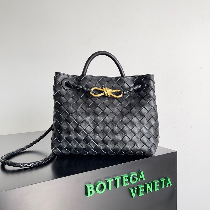 Bo*te*ga ve*ne*ta small andiamo black bag