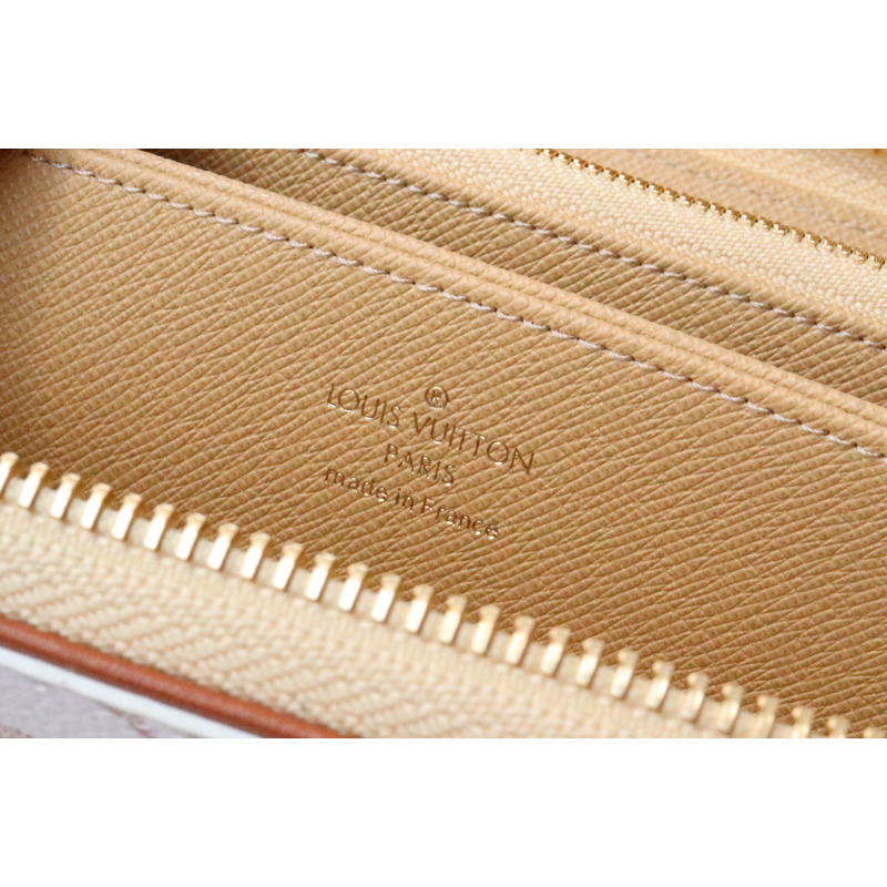 l**is V*t*n zippy wallet monogram canvas beige