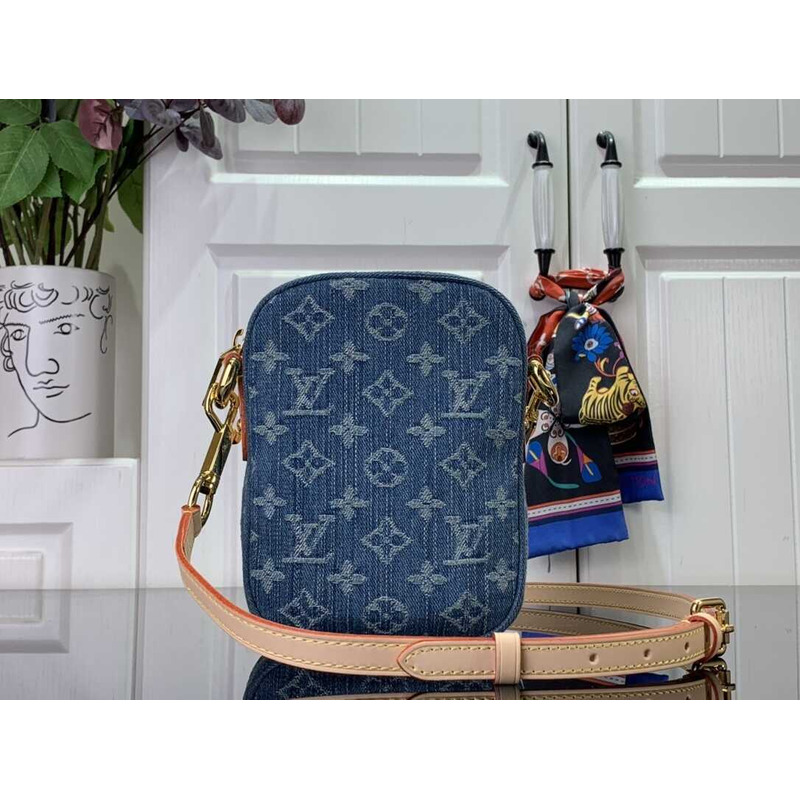 l**is V*t*n fairfax pochette denim blue