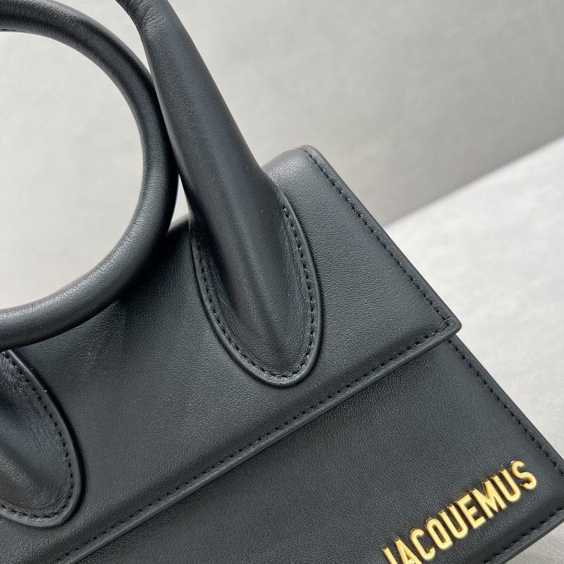 Jacquemus Le Chiquito Handbag