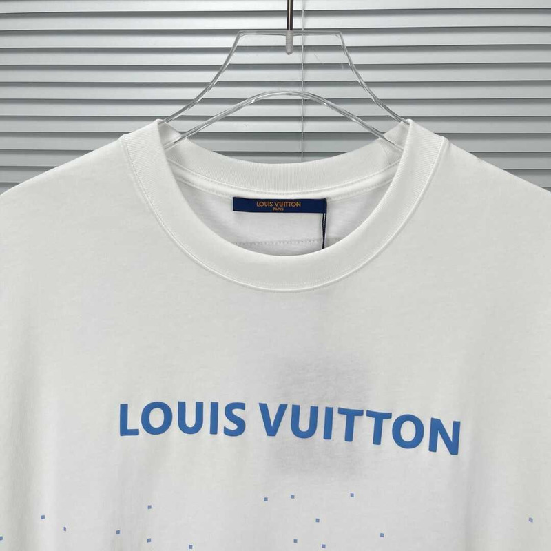 l**is V*t*n t-shirt blue and white