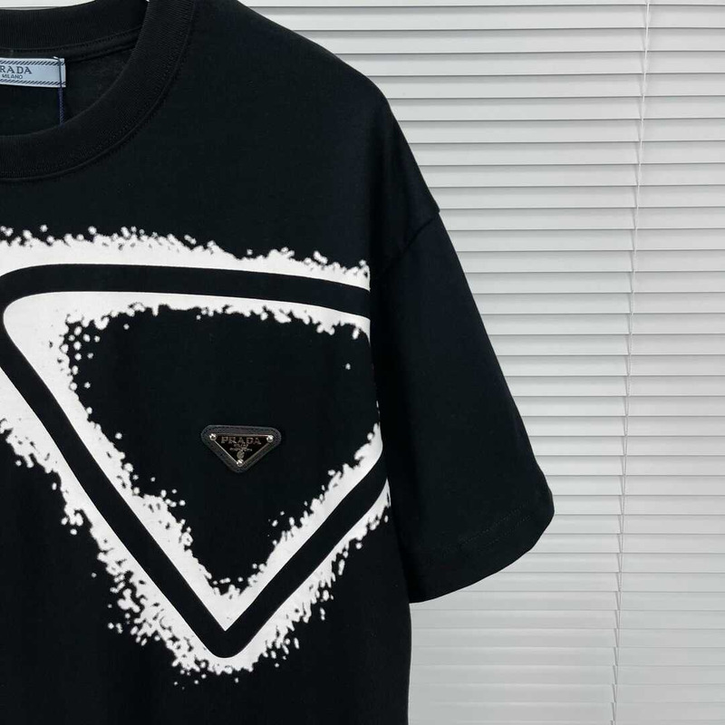 Pra*a triangle t-shirt black