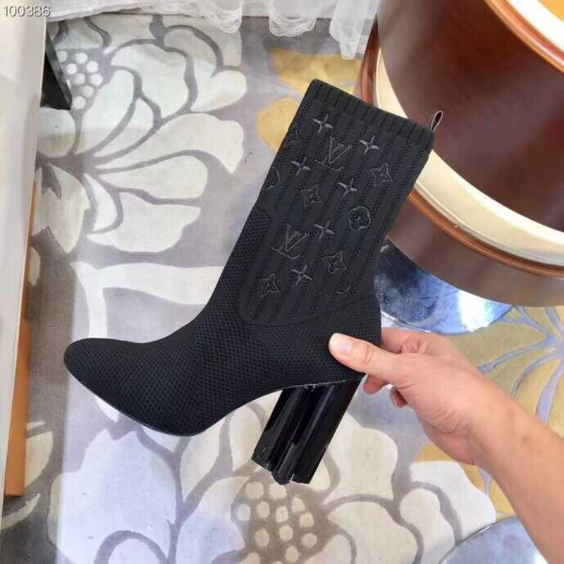 l**is V*t*n silhouette ankle boots black