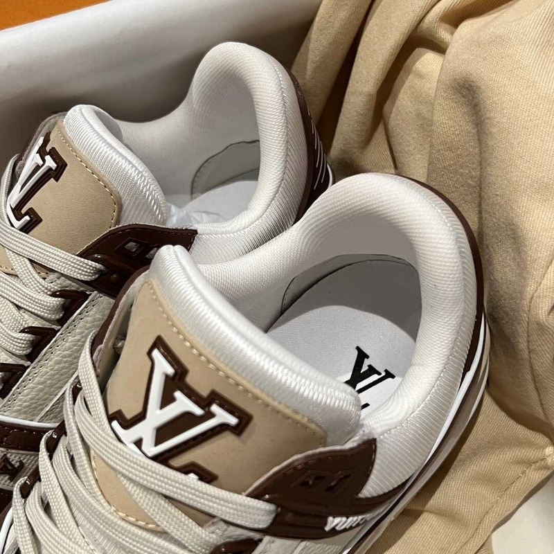 l**is V*t*n lv trainer sneaker dark brown