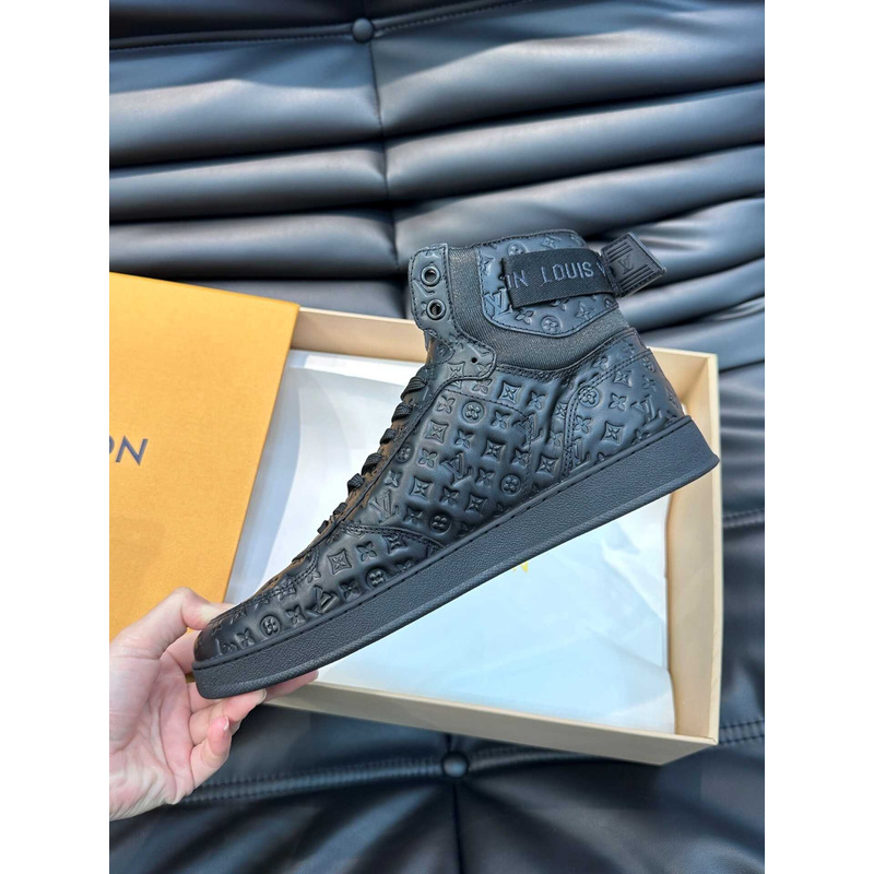 l**is V*t*n rivoli sneaker boot black