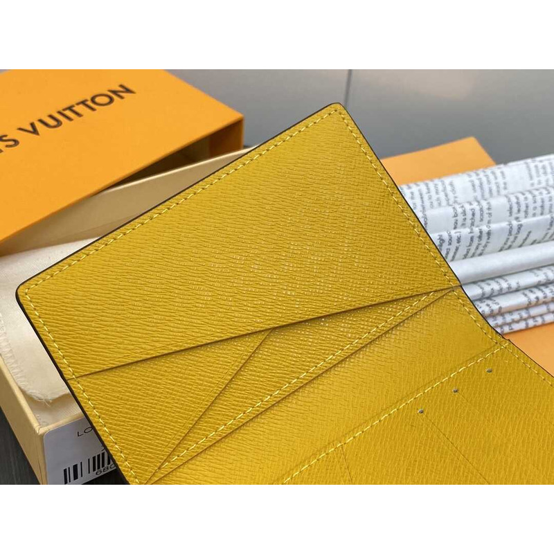 l**is V*t*n pocket organizer damier yellow