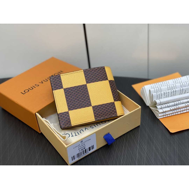 l**is V*t*n pocket organizer damier yellow