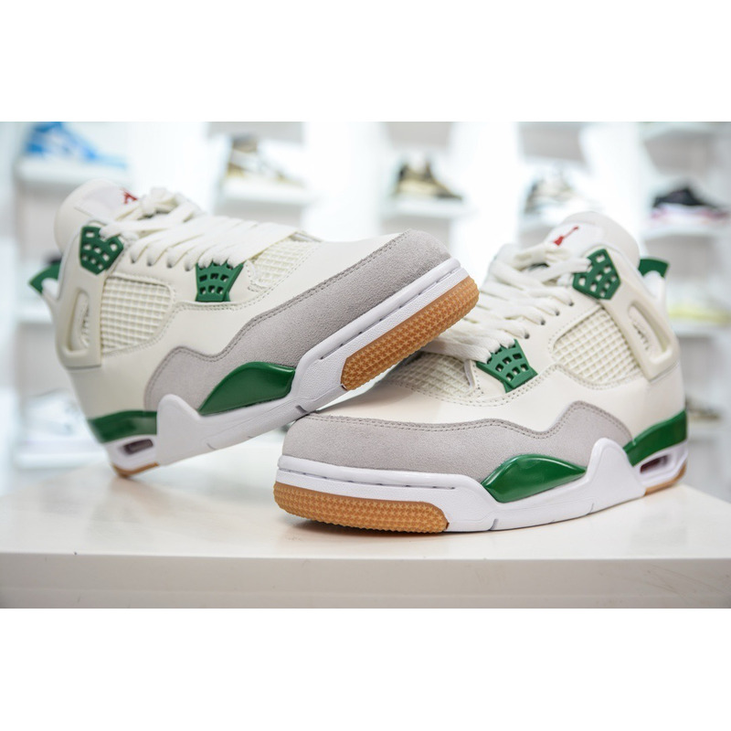 Nike SB x Air Jordan 4 Retro SP Pine Green