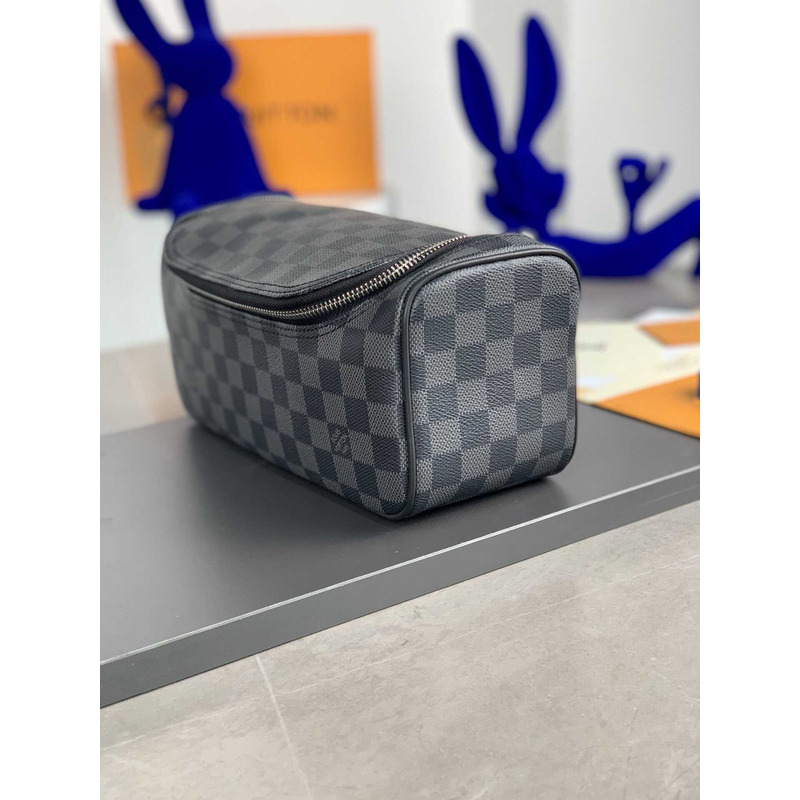 l**is V*t*n damier graphite toiletry pouch grey and black