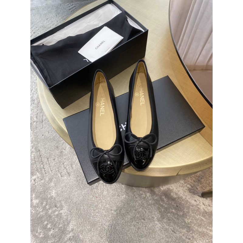 Ch*el black leather cc cap toe ballet flats