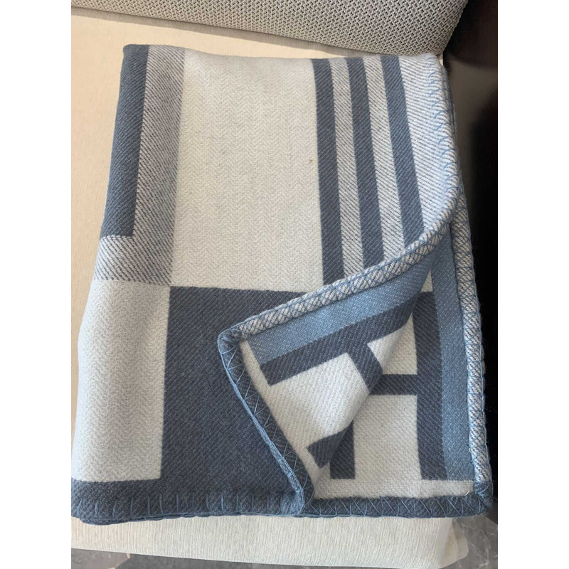 H**mes ithaque blanket grey