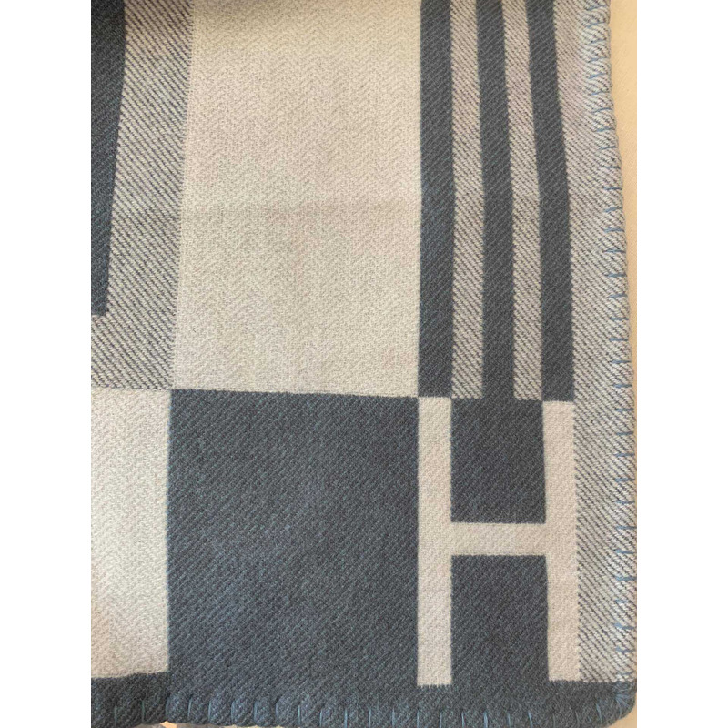 H**mes ithaque blanket grey