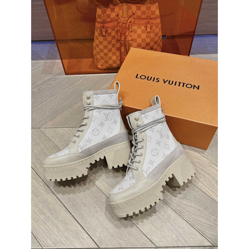 l**is V*t*n laureate platform desert boot white