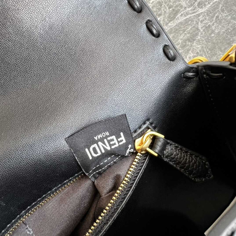 F**di baguette selleria bag with large stitching black