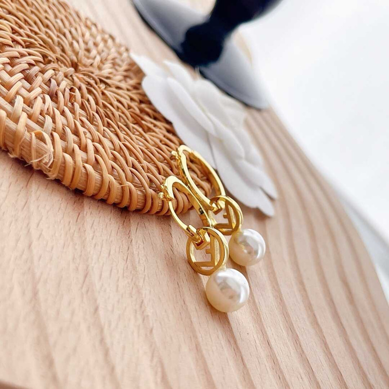 F**di f pearl earrings gold