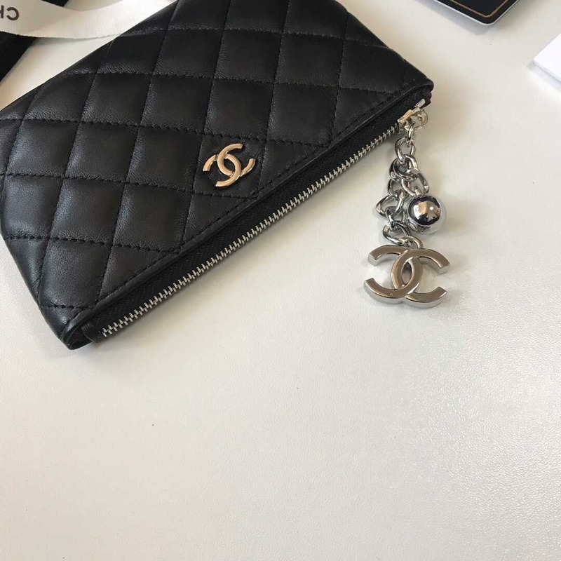 Ch*el lambskin card holder black