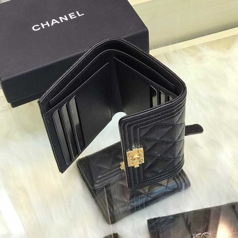 Ch*el boy Ch*el wallet cavair black