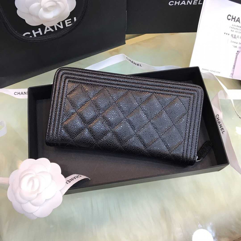 Ch*el boy Ch*el round long wallet caviar black