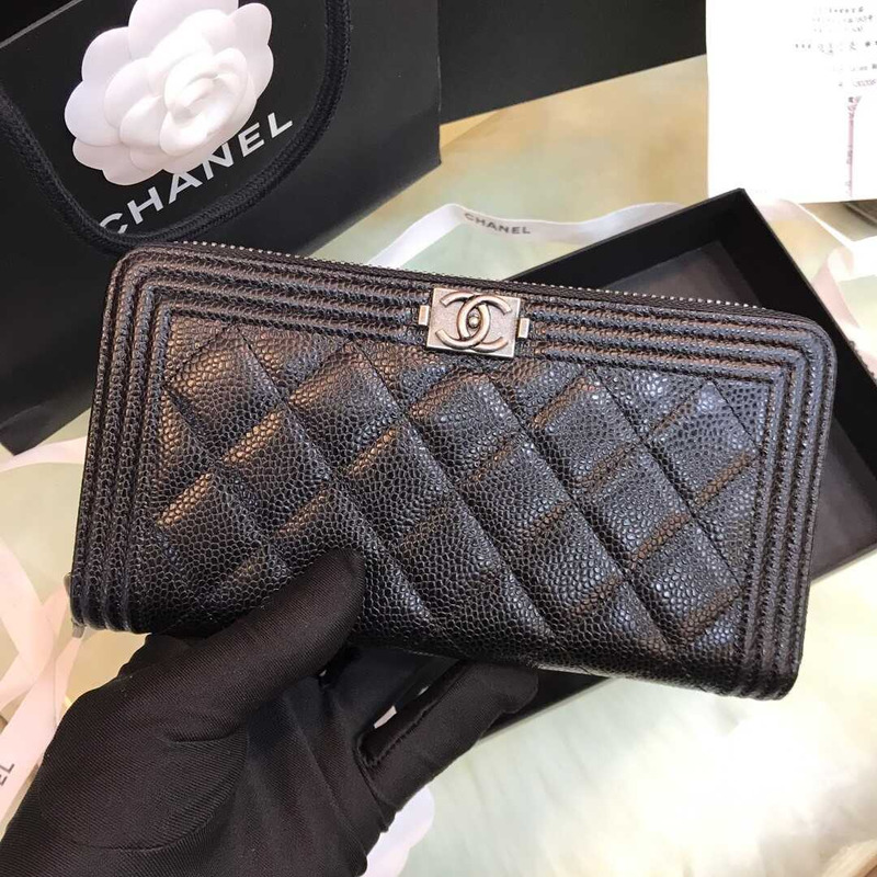 Ch*el boy Ch*el round long wallet caviar black