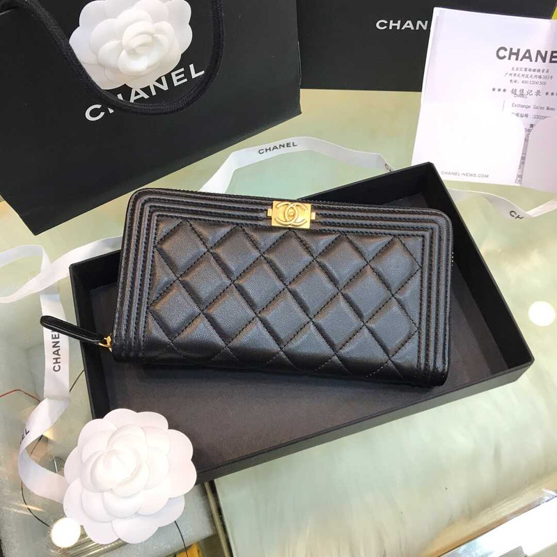 Ch*el boy Ch*el round long wallet lambskin black