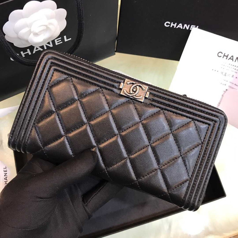 Ch*el boy Ch*el round long wallet lambskin black