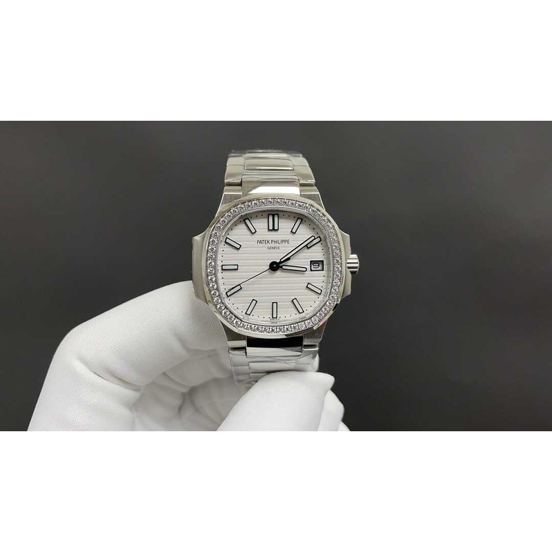 Patek Philippe - 7010/1G-011 Nautilus Ladies 35mm