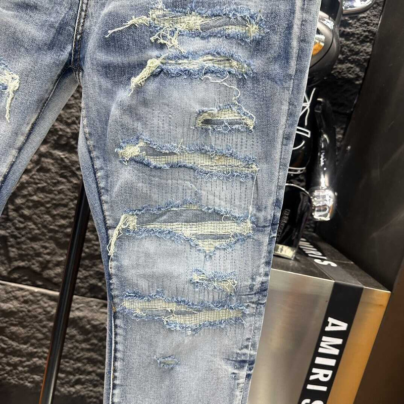 Amiri Serif Logo Jean Blue