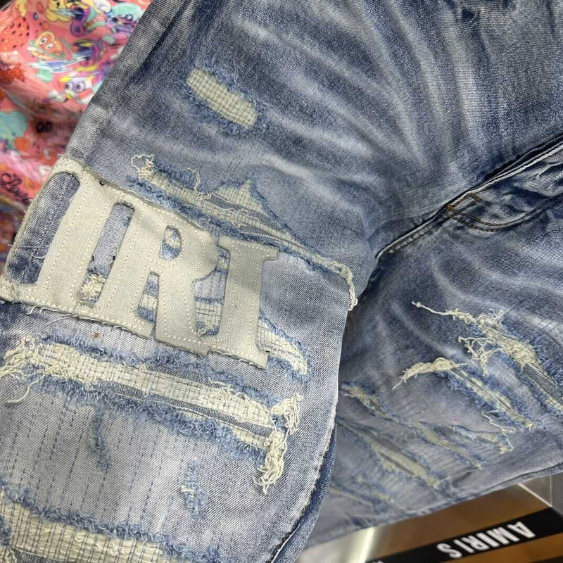 Amiri Serif Logo Jean Blue