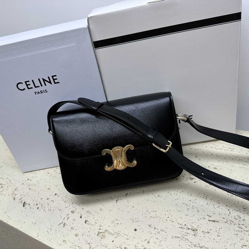 Ce**e classique triomphe bag in shiny calfskin black