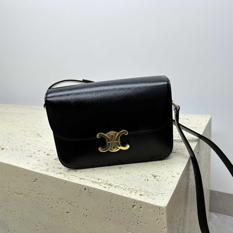 Ce**e classique triomphe bag in shiny calfskin black