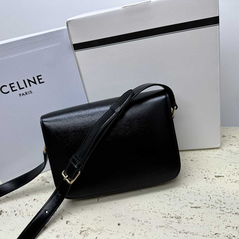 Ce**e classique triomphe bag in shiny calfskin black