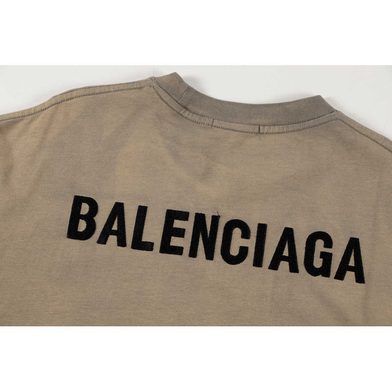 Ba*len*cia*ga back t-shirt medium fit in army green