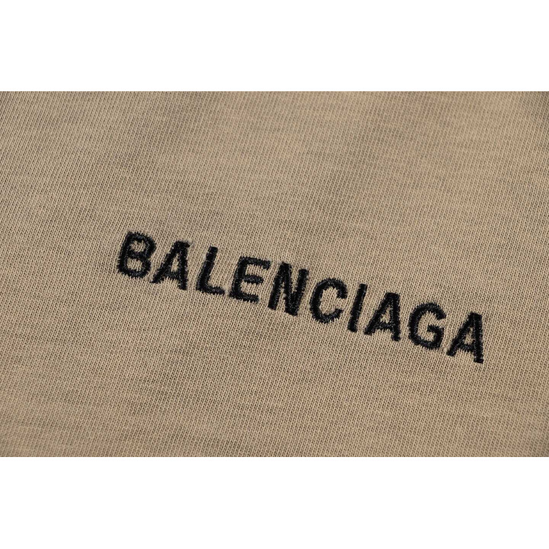 Ba*len*cia*ga back t-shirt medium fit in army green