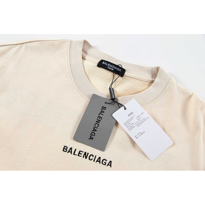 Ba*len*cia*ga back t-shirt medium fit in cream