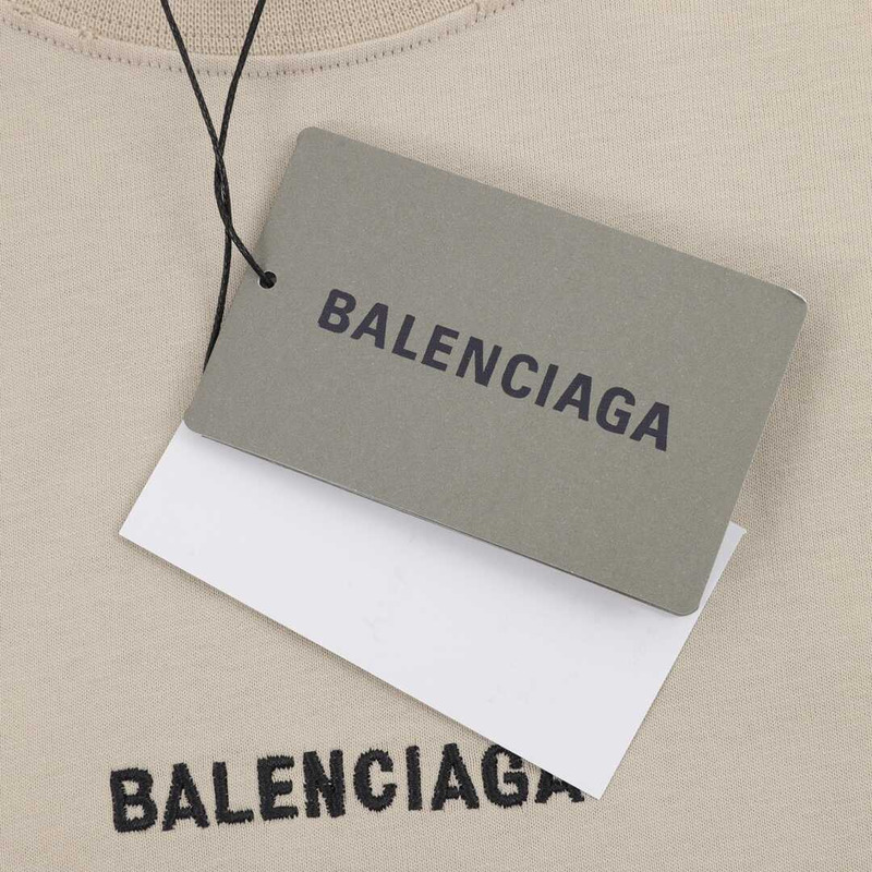 Ba*len*cia*ga embroidered logo t- shirt beige