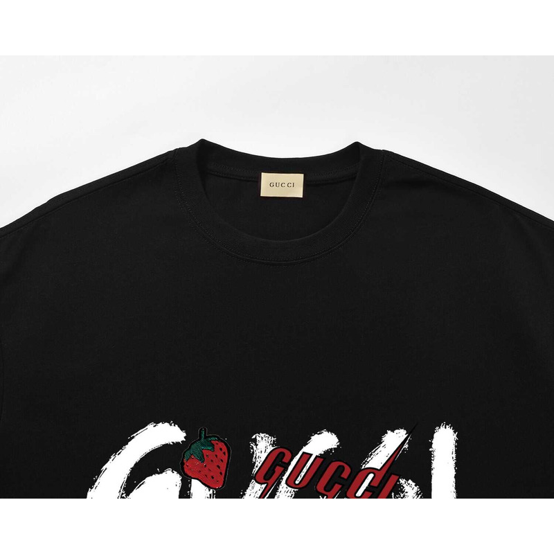 G*u*i logo printed letter t-shirt in black