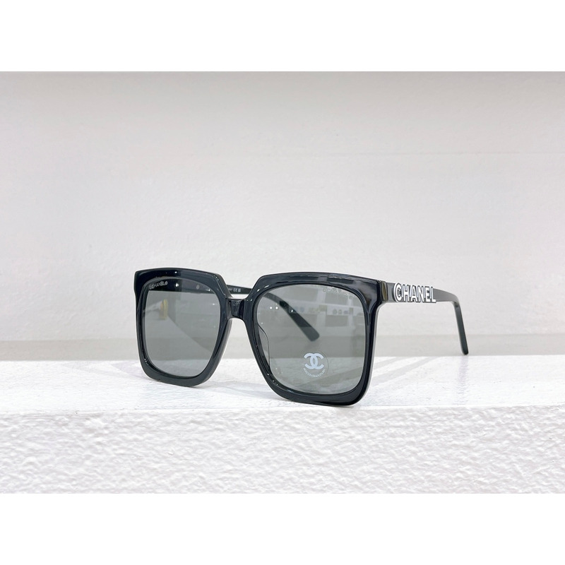 Ch*el square suglasses black