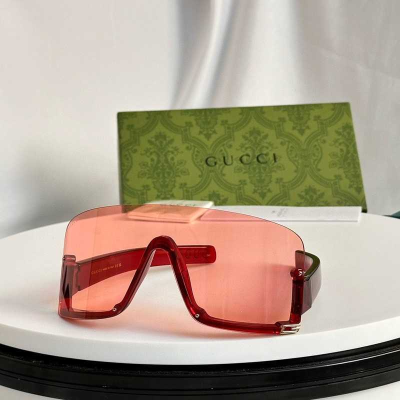 G*u*i mask style sunglasses  in light red