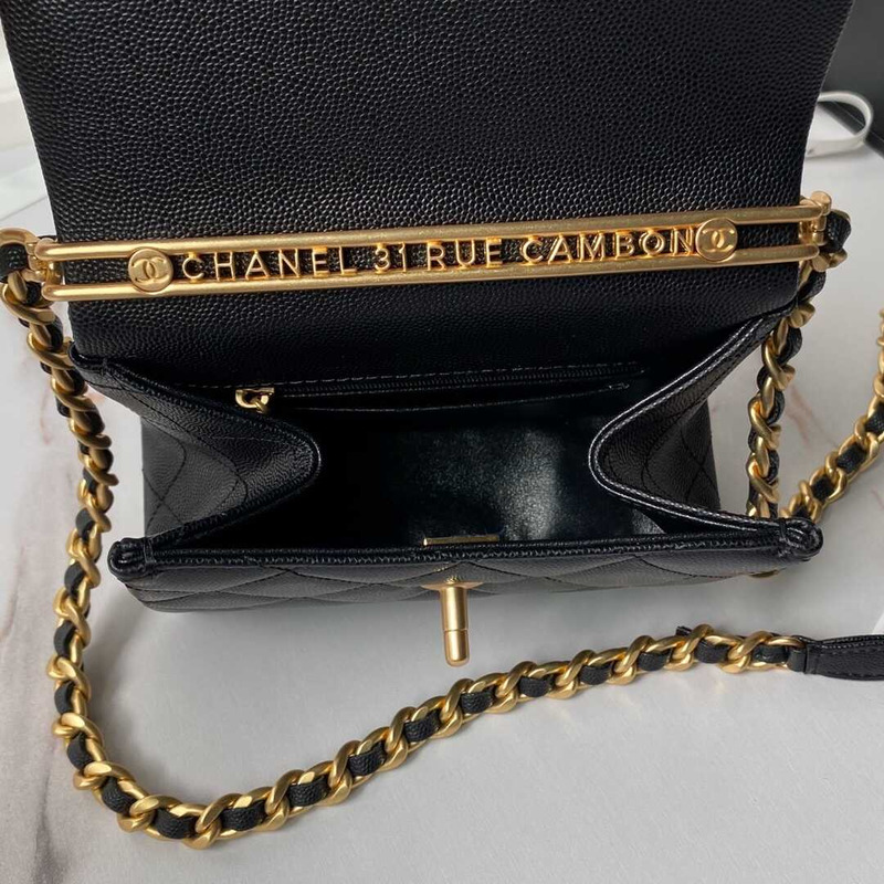 Ch*el shoulder bag in black