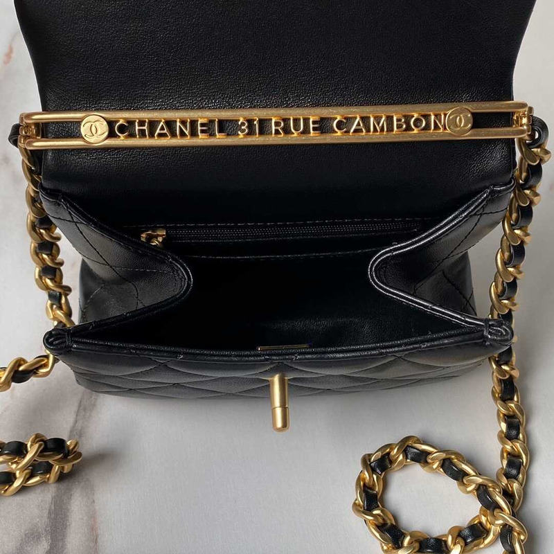 Ch*el shoulder bag in black