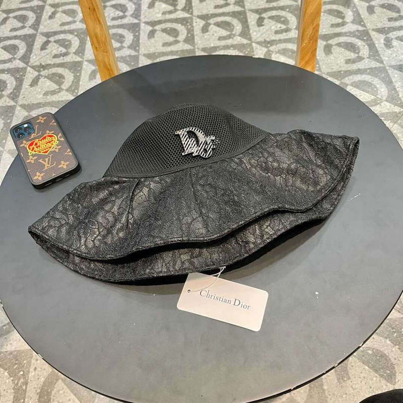 D*or logo bucket hat in black