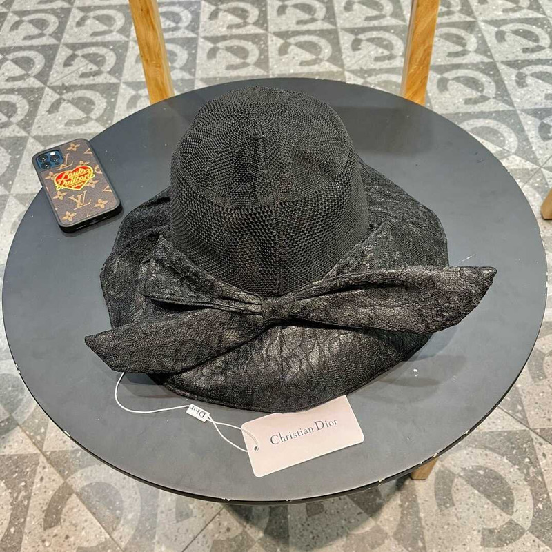 D*or logo bucket hat in black