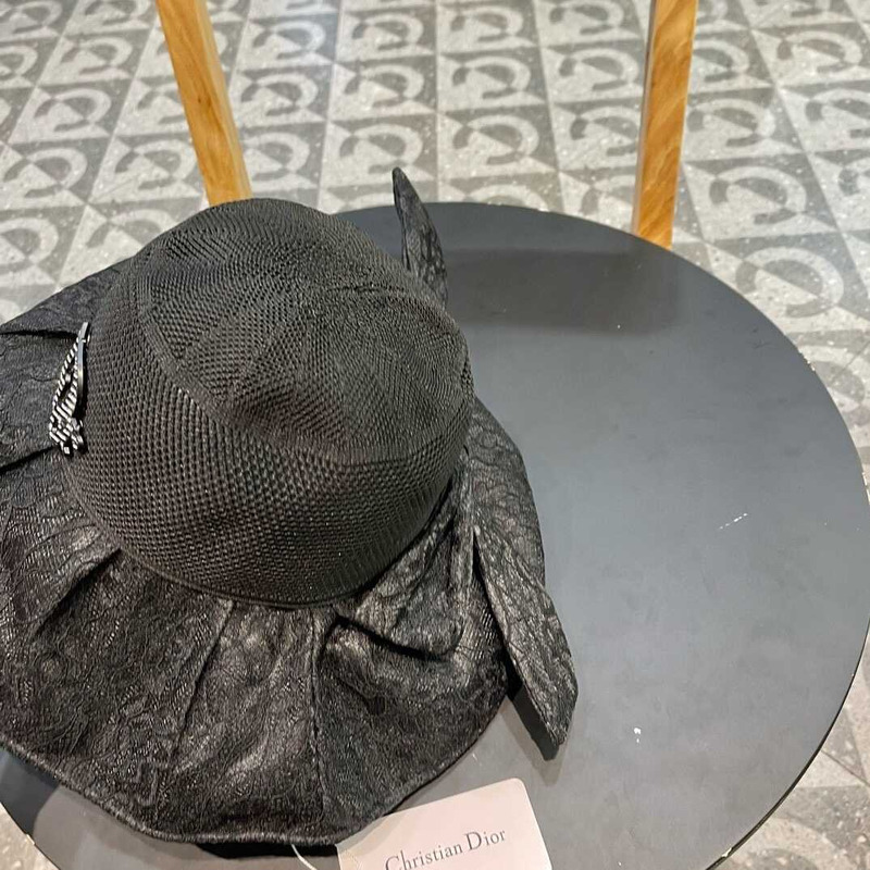 D*or logo bucket hat in black