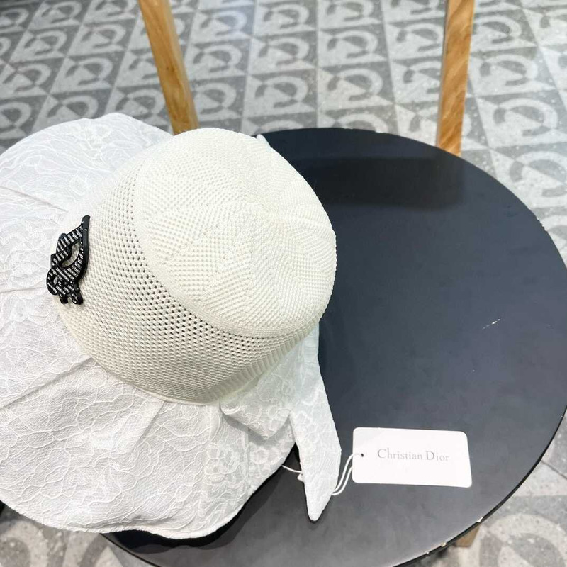 D*or logo bucket hat in white