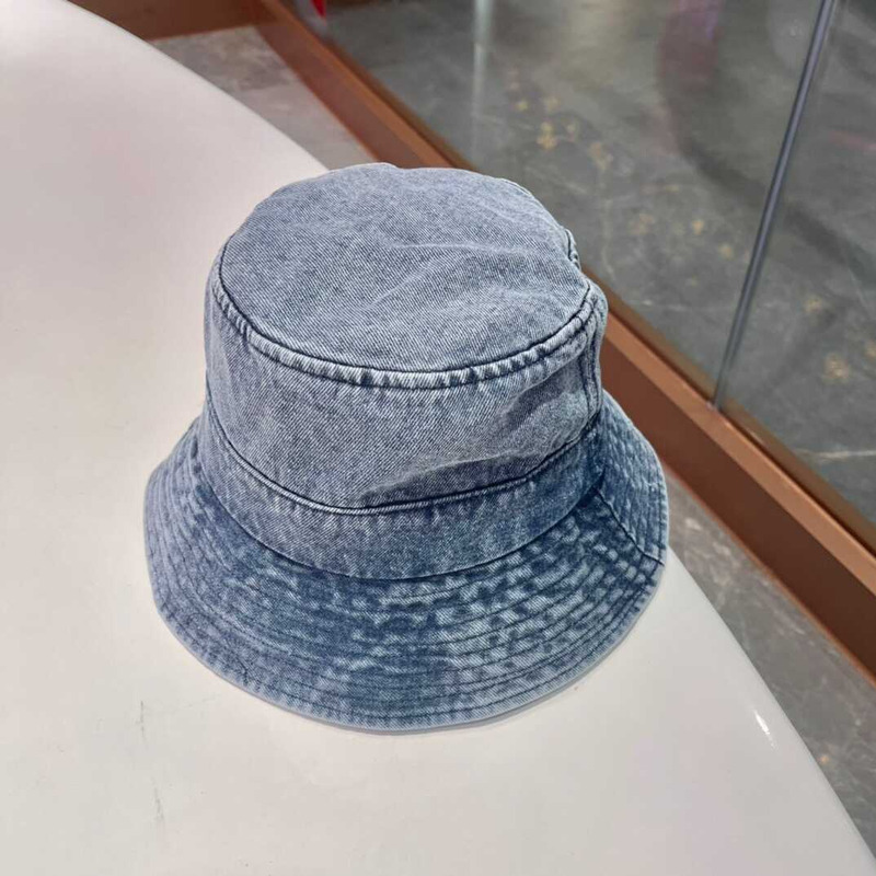 D*or logo bucket hat in blue