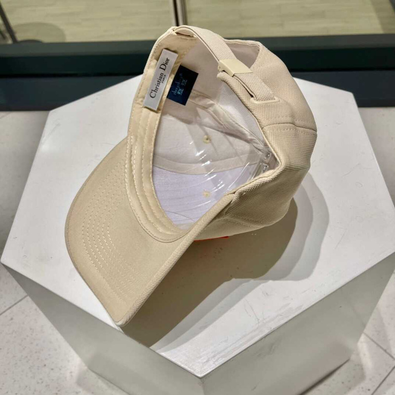 D*or logo baseball cap in apricot