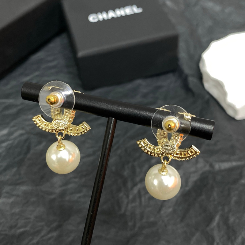 Ch*el earrings with pearl and crystal