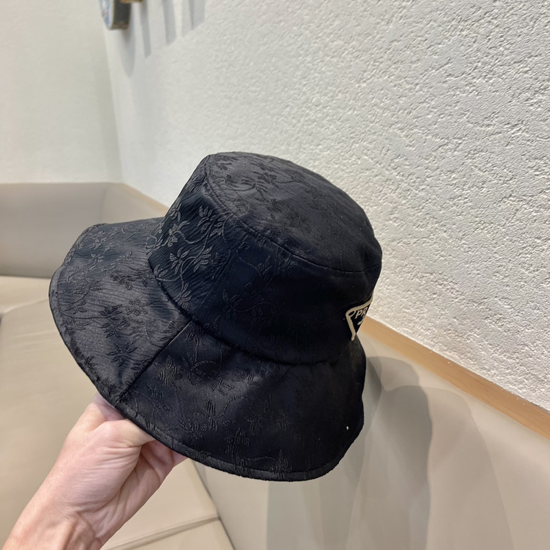 Pra*a bucket hat black