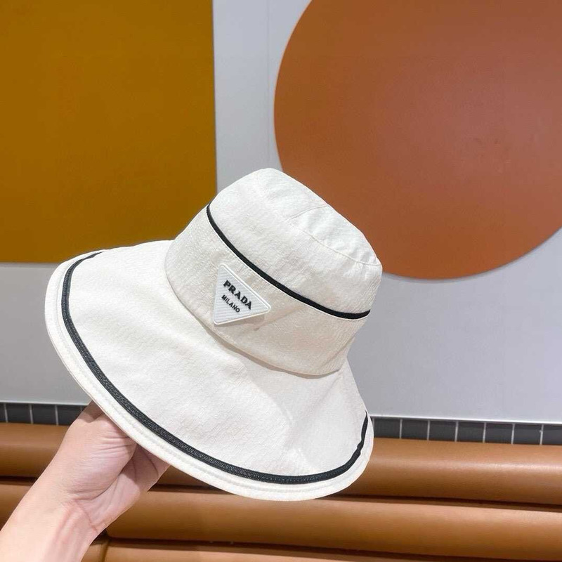 Pra*a bucket hat white