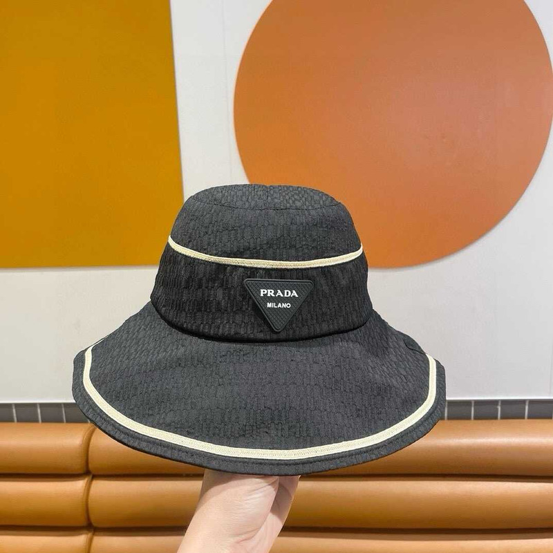 Pra*a bucket hat black